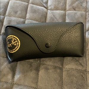 BRAND NEW RayBan sunglasses case w/cleaning cloth